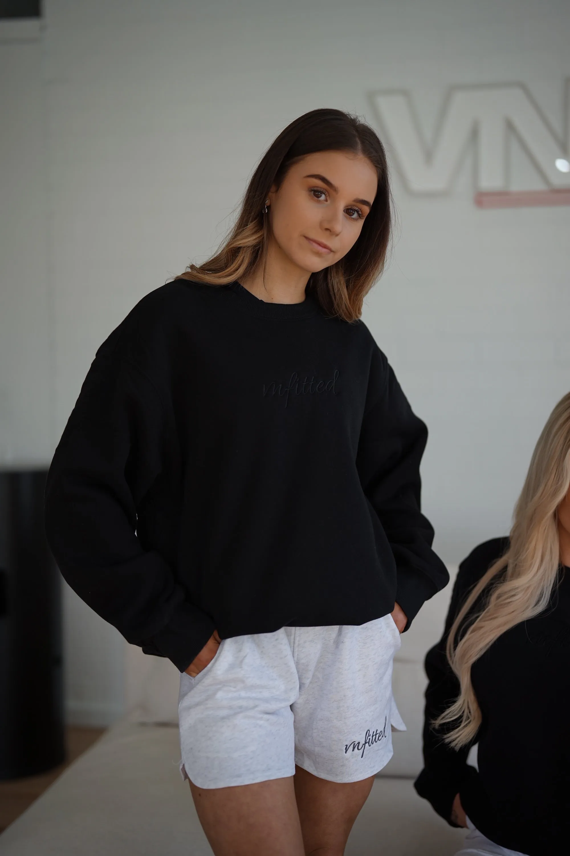 COMFORT ESSENTIAL CREWNECK